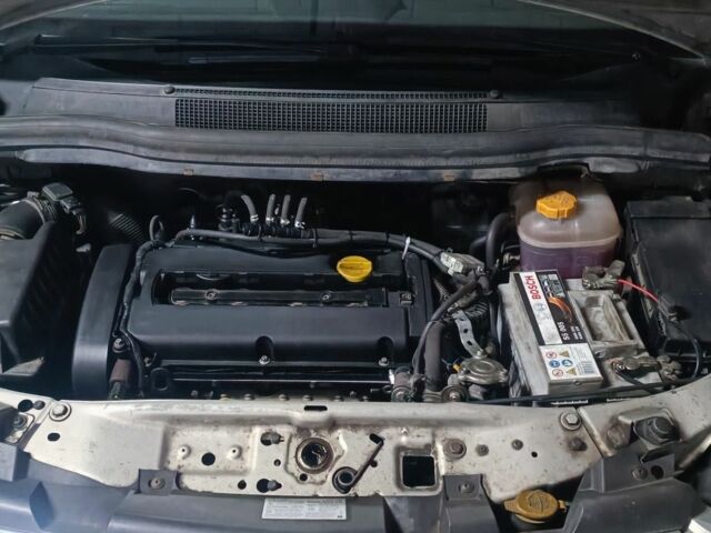 Серый Опель Зафира, объемом двигателя 1.8 л и пробегом 395 тыс. км за 4200 $, фото 7 на Automoto.ua