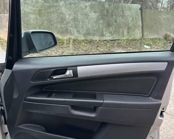 Серый Опель Зафира, объемом двигателя 1.8 л и пробегом 197 тыс. км за 5999 $, фото 14 на Automoto.ua