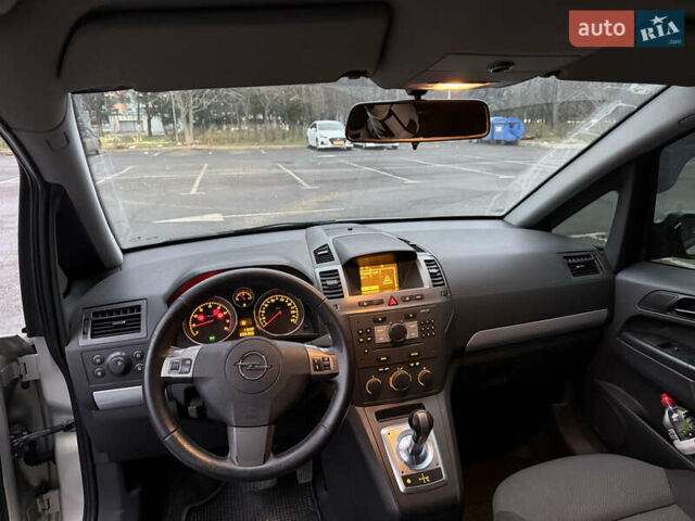 Сірий Опель Зафіра, об'ємом двигуна 1.8 л та пробігом 205 тис. км за 5800 $, фото 7 на Automoto.ua