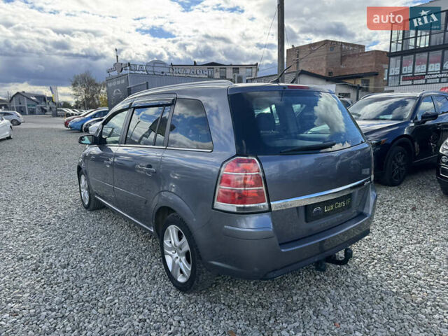 Серый Опель Зафира, объемом двигателя 2.2 л и пробегом 285 тыс. км за 4200 $, фото 8 на Automoto.ua