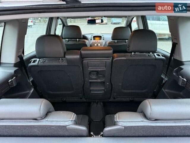 Сірий Опель Зафіра, об'ємом двигуна 1.9 л та пробігом 171 тис. км за 5700 $, фото 22 на Automoto.ua