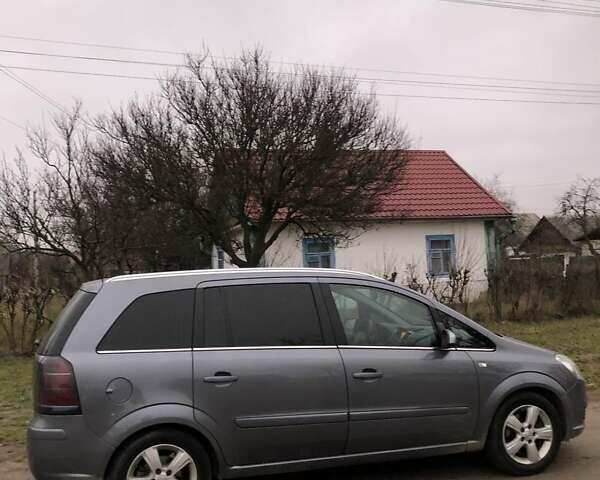 Серый Опель Зафира, объемом двигателя 1.9 л и пробегом 300 тыс. км за 4950 $, фото 18 на Automoto.ua
