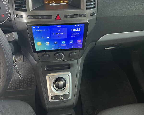 Серый Опель Зафира, объемом двигателя 1.8 л и пробегом 185 тыс. км за 5500 $, фото 3 на Automoto.ua