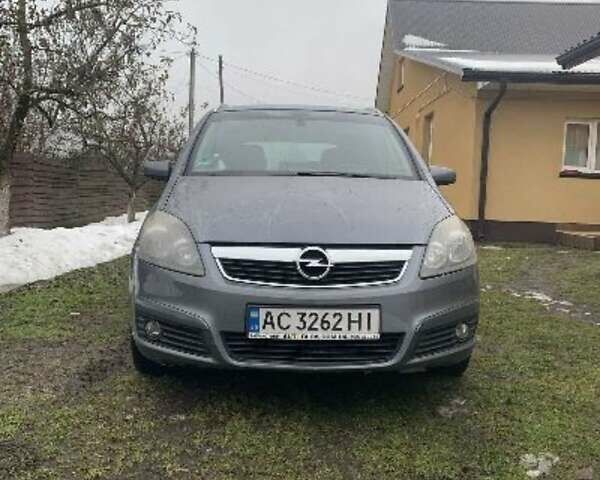 Серый Опель Зафира, объемом двигателя 1.6 л и пробегом 269 тыс. км за 5350 $, фото 5 на Automoto.ua