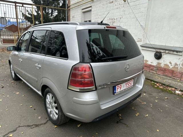 Серый Опель Зафира, объемом двигателя 1.9 л и пробегом 280 тыс. км за 3250 $, фото 9 на Automoto.ua
