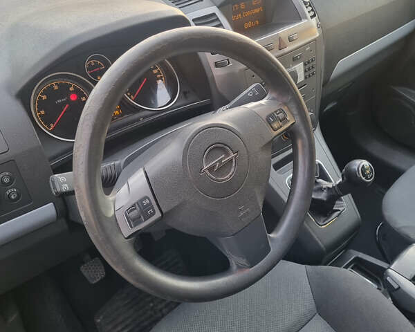 Сірий Опель Зафіра, об'ємом двигуна 1.91 л та пробігом 335 тис. км за 5300 $, фото 17 на Automoto.ua