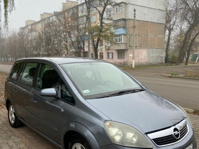 Серый Опель Зафира, объемом двигателя 1.6 л и пробегом 250 тыс. км за 2900 $, фото 1 на Automoto.ua