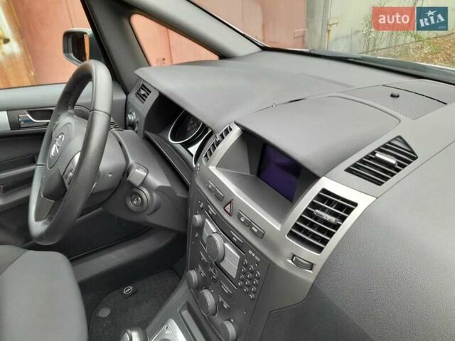 Серый Опель Зафира, объемом двигателя 1.8 л и пробегом 188 тыс. км за 6350 $, фото 34 на Automoto.ua