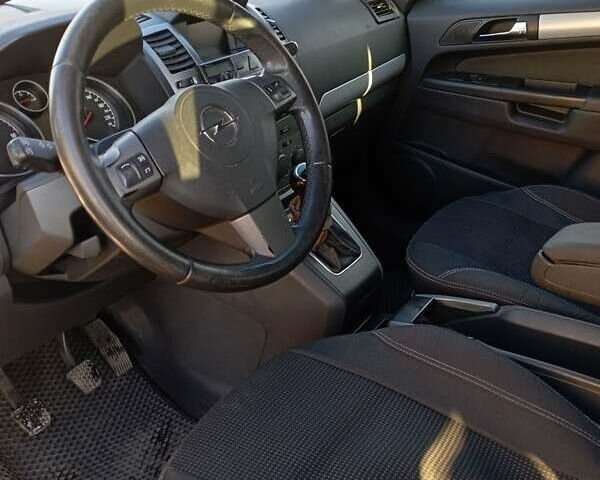 Серый Опель Зафира, объемом двигателя 1.91 л и пробегом 341 тыс. км за 4750 $, фото 6 на Automoto.ua