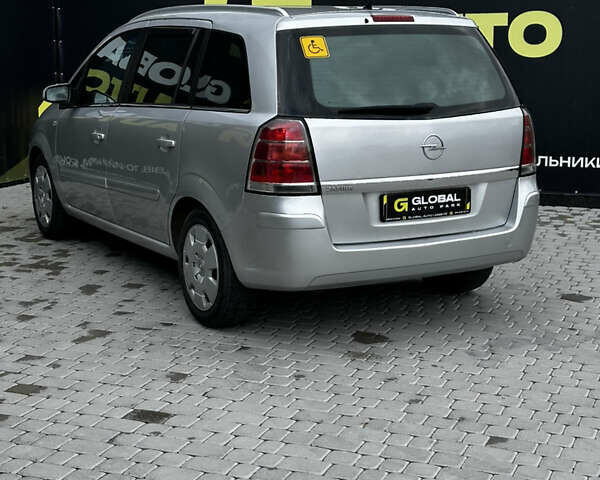 Серый Опель Зафира, объемом двигателя 1.6 л и пробегом 342 тыс. км за 6500 $, фото 16 на Automoto.ua