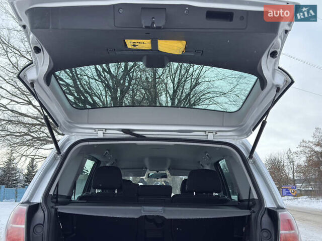 Сірий Опель Зафіра, об'ємом двигуна 1.6 л та пробігом 237 тис. км за 6000 $, фото 83 на Automoto.ua