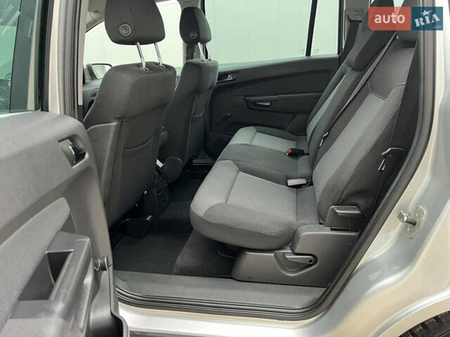 Серый Опель Зафира, объемом двигателя 1.8 л и пробегом 232 тыс. км за 6300 $, фото 39 на Automoto.ua