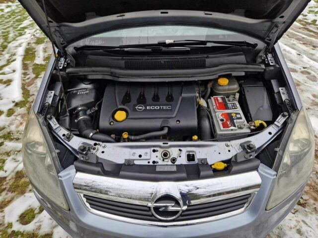 Серый Опель Зафира, объемом двигателя 1.9 л и пробегом 220 тыс. км за 3500 $, фото 5 на Automoto.ua