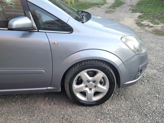 Сірий Опель Зафіра, об'ємом двигуна 1.9 л та пробігом 232 тис. км за 5200 $, фото 3 на Automoto.ua