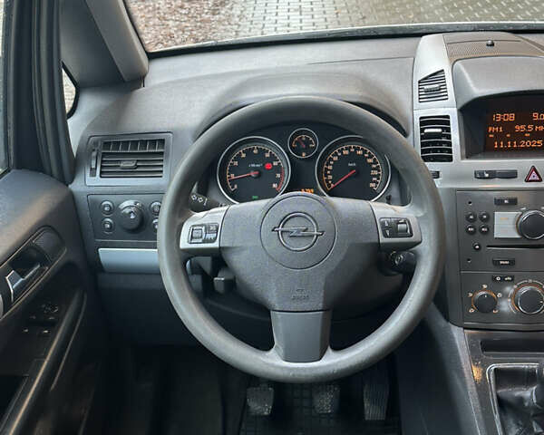 Серый Опель Зафира, объемом двигателя 1.8 л и пробегом 255 тыс. км за 5199 $, фото 31 на Automoto.ua