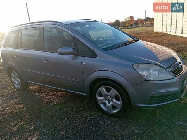Серый Опель Зафира, объемом двигателя 1.91 л и пробегом 341 тыс. км за 4750 $, фото 4 на Automoto.ua