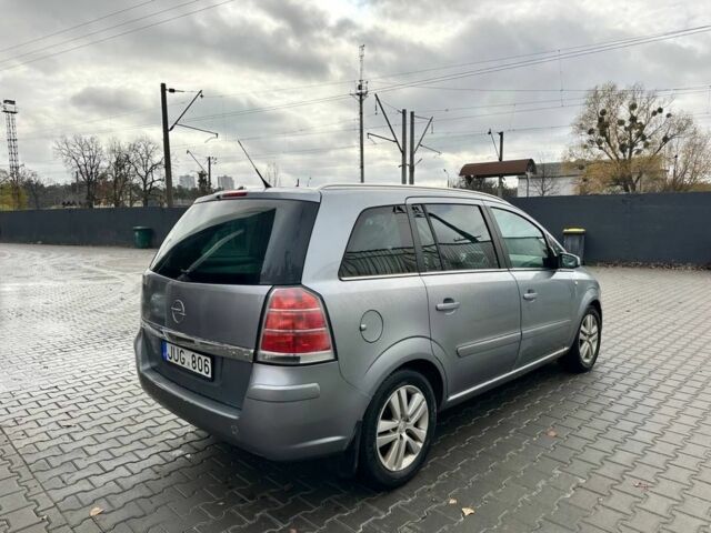 Серый Опель Зафира, объемом двигателя 1.9 л и пробегом 340 тыс. км за 2299 $, фото 13 на Automoto.ua
