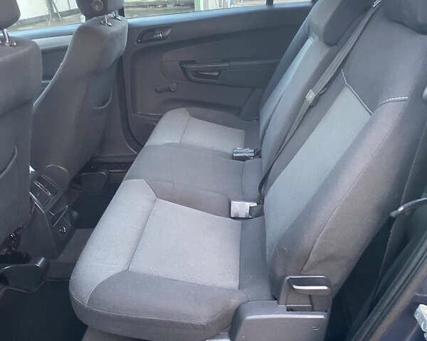 Серый Опель Зафира, объемом двигателя 1.8 л и пробегом 217 тыс. км за 5600 $, фото 15 на Automoto.ua