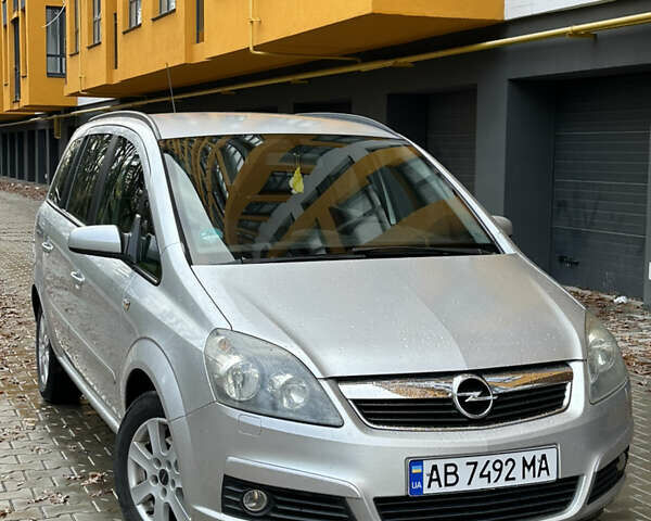 Серый Опель Зафира, объемом двигателя 1.8 л и пробегом 255 тыс. км за 5199 $, фото 9 на Automoto.ua