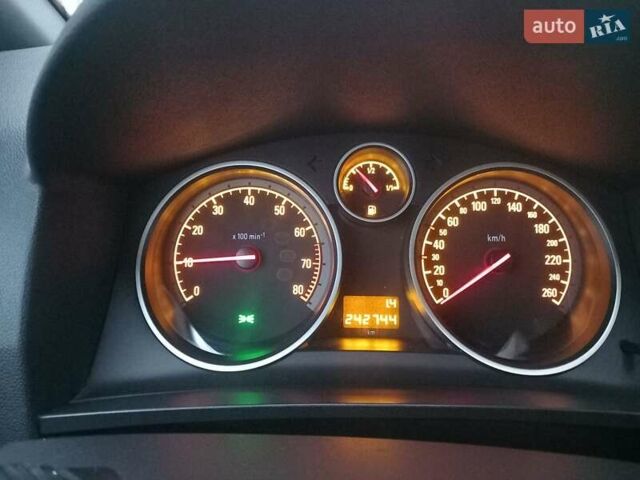 Сірий Опель Зафіра, об'ємом двигуна 1.6 л та пробігом 242 тис. км за 5500 $, фото 9 на Automoto.ua