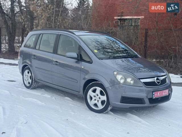 Серый Опель Зафира, объемом двигателя 1.8 л и пробегом 284 тыс. км за 5450 $, фото 12 на Automoto.ua