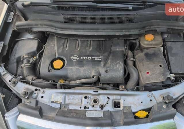 Серый Опель Зафира, объемом двигателя 1.9 л и пробегом 372 тыс. км за 2800 $, фото 6 на Automoto.ua