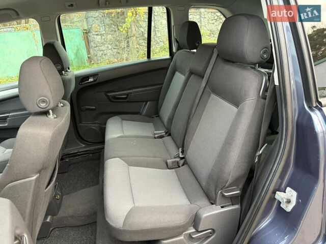 Серый Опель Зафира, объемом двигателя 1.8 л и пробегом 196 тыс. км за 5490 $, фото 13 на Automoto.ua