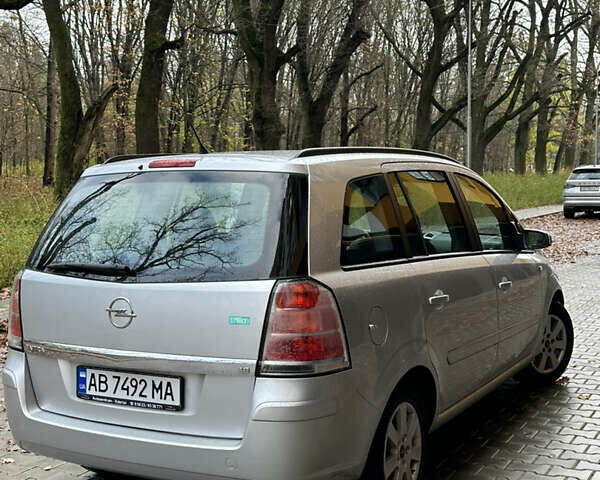 Серый Опель Зафира, объемом двигателя 1.8 л и пробегом 255 тыс. км за 5199 $, фото 16 на Automoto.ua
