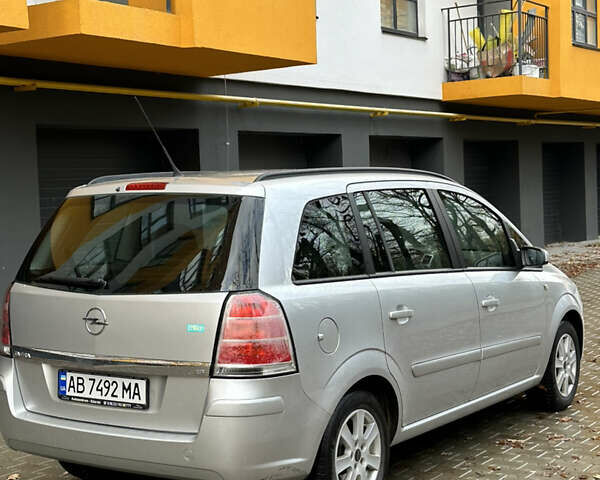 Серый Опель Зафира, объемом двигателя 1.8 л и пробегом 255 тыс. км за 5199 $, фото 12 на Automoto.ua