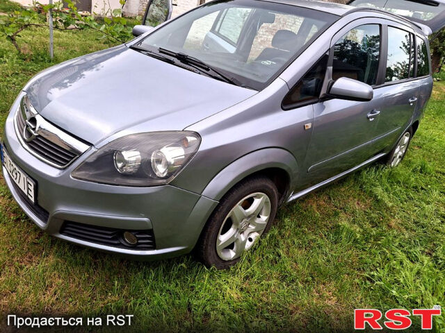 Серый Опель Зафира, объемом двигателя 1.6 л и пробегом 323 тыс. км за 4100 $, фото 1 на Automoto.ua