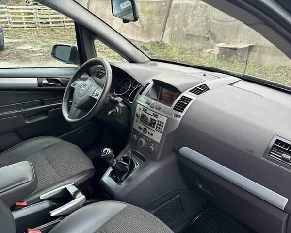 Серый Опель Зафира, объемом двигателя 1.8 л и пробегом 197 тыс. км за 5999 $, фото 12 на Automoto.ua