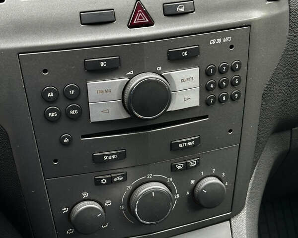 Серый Опель Зафира, объемом двигателя 1.6 л и пробегом 342 тыс. км за 6500 $, фото 8 на Automoto.ua