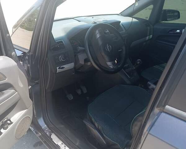 Серый Опель Зафира, объемом двигателя 1.8 л и пробегом 459 тыс. км за 5450 $, фото 4 на Automoto.ua