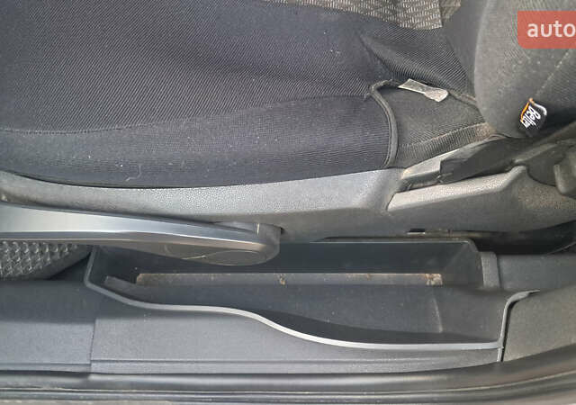 Сірий Опель Зафіра, об'ємом двигуна 1.91 л та пробігом 232 тис. км за 5250 $, фото 55 на Automoto.ua