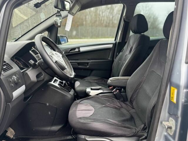 Серый Опель Зафира, объемом двигателя 0 л и пробегом 379 тыс. км за 5400 $, фото 6 на Automoto.ua