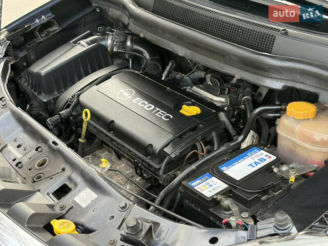 Серый Опель Зафира, объемом двигателя 1.8 л и пробегом 196 тыс. км за 5490 $, фото 31 на Automoto.ua