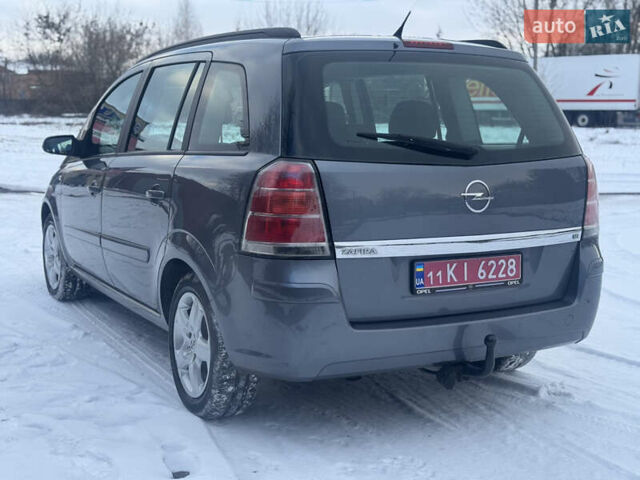 Серый Опель Зафира, объемом двигателя 1.8 л и пробегом 284 тыс. км за 5450 $, фото 37 на Automoto.ua