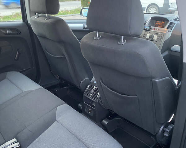 Серый Опель Зафира, объемом двигателя 1.8 л и пробегом 217 тыс. км за 5600 $, фото 22 на Automoto.ua