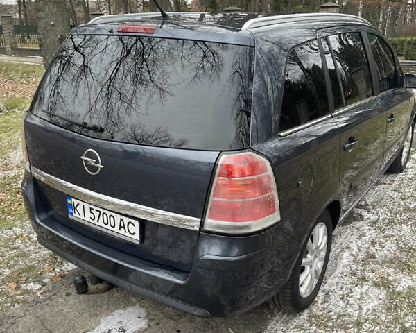 Серый Опель Зафира, объемом двигателя 2.2 л и пробегом 215 тыс. км за 8200 $, фото 11 на Automoto.ua