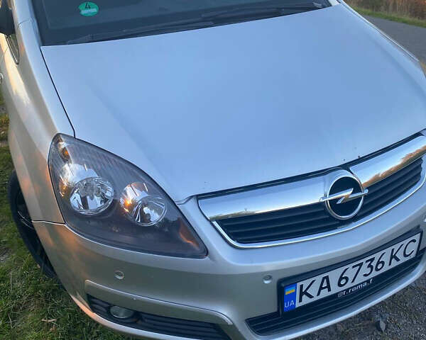 Серый Опель Зафира, объемом двигателя 1.91 л и пробегом 313 тыс. км за 4999 $, фото 7 на Automoto.ua