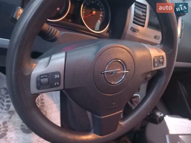 Сірий Опель Зафіра, об'ємом двигуна 1.6 л та пробігом 242 тис. км за 5500 $, фото 13 на Automoto.ua