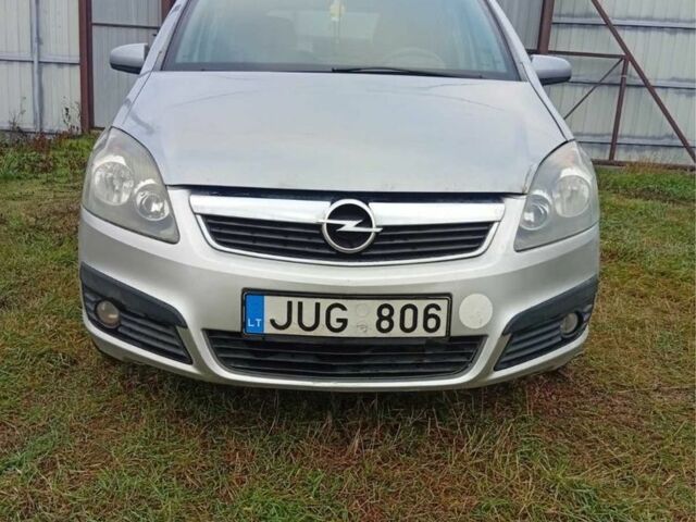 Серый Опель Зафира, объемом двигателя 1.9 л и пробегом 340 тыс. км за 2299 $, фото 4 на Automoto.ua