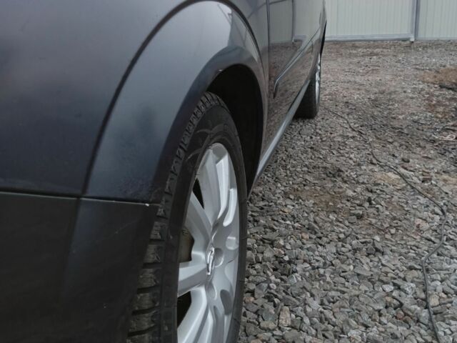 Серый Опель Зафира, объемом двигателя 1.9 л и пробегом 254 тыс. км за 5200 $, фото 3 на Automoto.ua