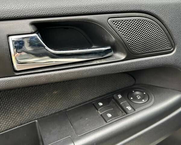 Серый Опель Зафира, объемом двигателя 1.8 л и пробегом 221 тыс. км за 4750 $, фото 19 на Automoto.ua