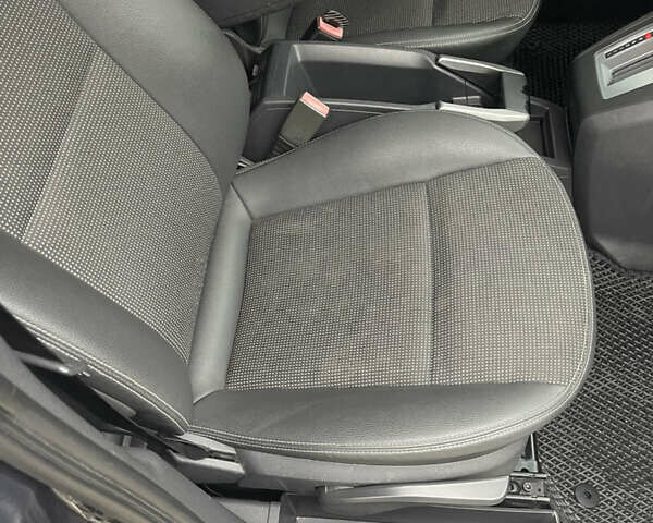 Серый Опель Зафира, объемом двигателя 2.2 л и пробегом 215 тыс. км за 8200 $, фото 40 на Automoto.ua