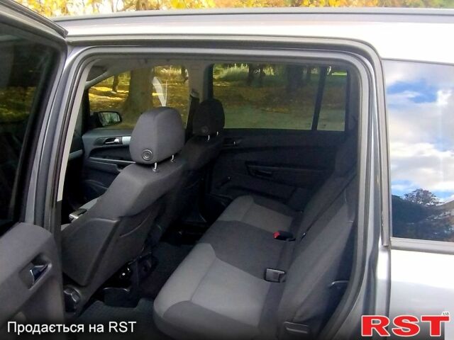 Серый Опель Зафира, объемом двигателя 2.2 л и пробегом 279 тыс. км за 6000 $, фото 8 на Automoto.ua