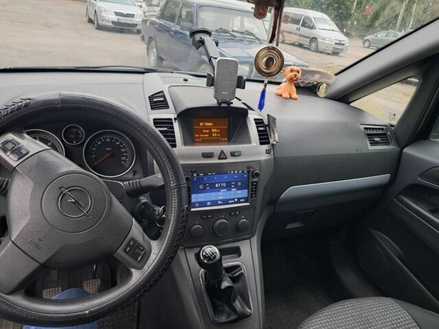 Опель Зафира 2007 в Хмельницком на Automoto.ua Серый Опель Зафира, объемом двигателя 1.9 л и пробегом 365 тыс. км за 5000 $, фото 1 на Automoto.ua