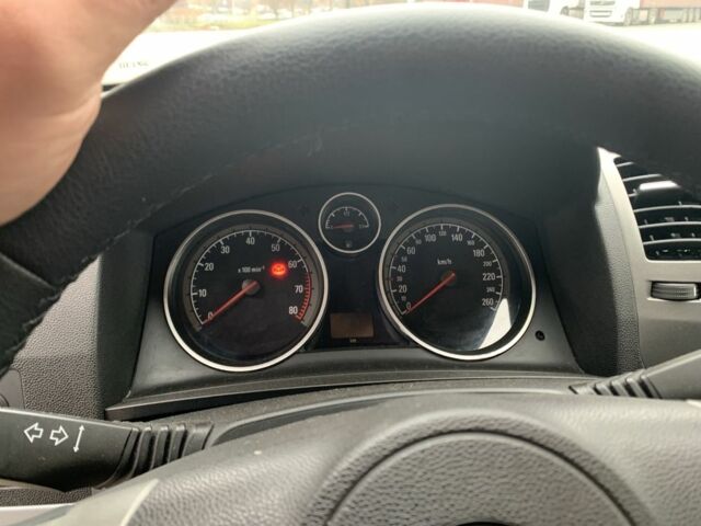 Серый Опель Зафира, объемом двигателя 1.6 л и пробегом 210 тыс. км за 5500 $, фото 17 на Automoto.ua