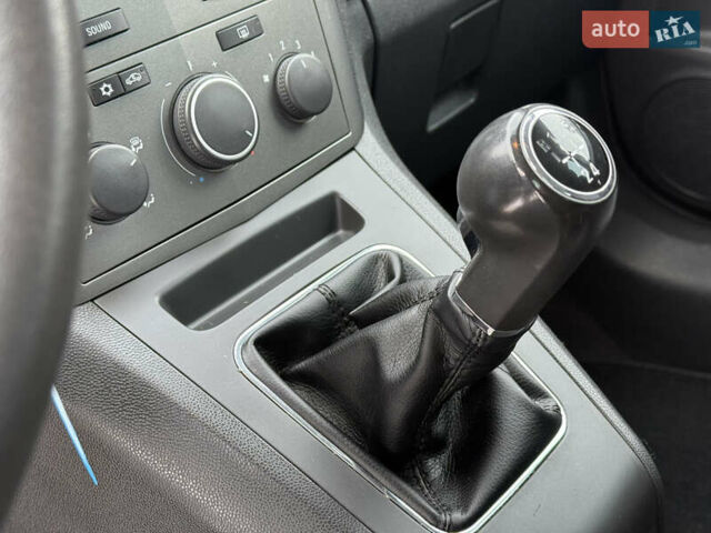 Сірий Опель Зафіра, об'ємом двигуна 1.6 л та пробігом 237 тис. км за 6000 $, фото 46 на Automoto.ua