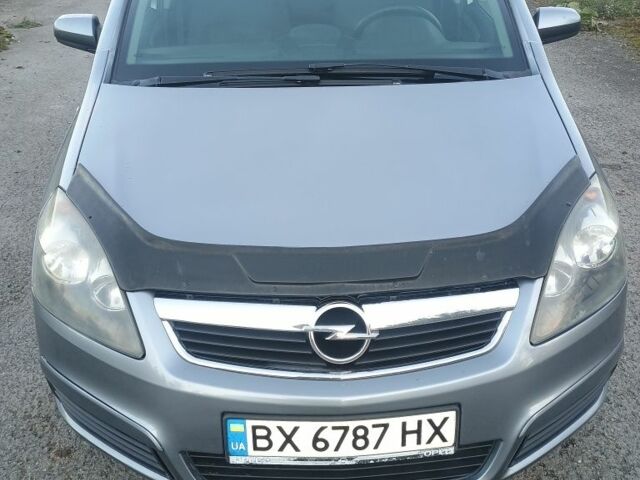 Серый Опель Зафира, объемом двигателя 1.9 л и пробегом 277 тыс. км за 5700 $, фото 6 на Automoto.ua
